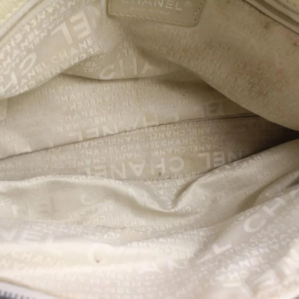 Chanel Cream Caviar Leather Cerf Reissue Tote bag 9ck216s